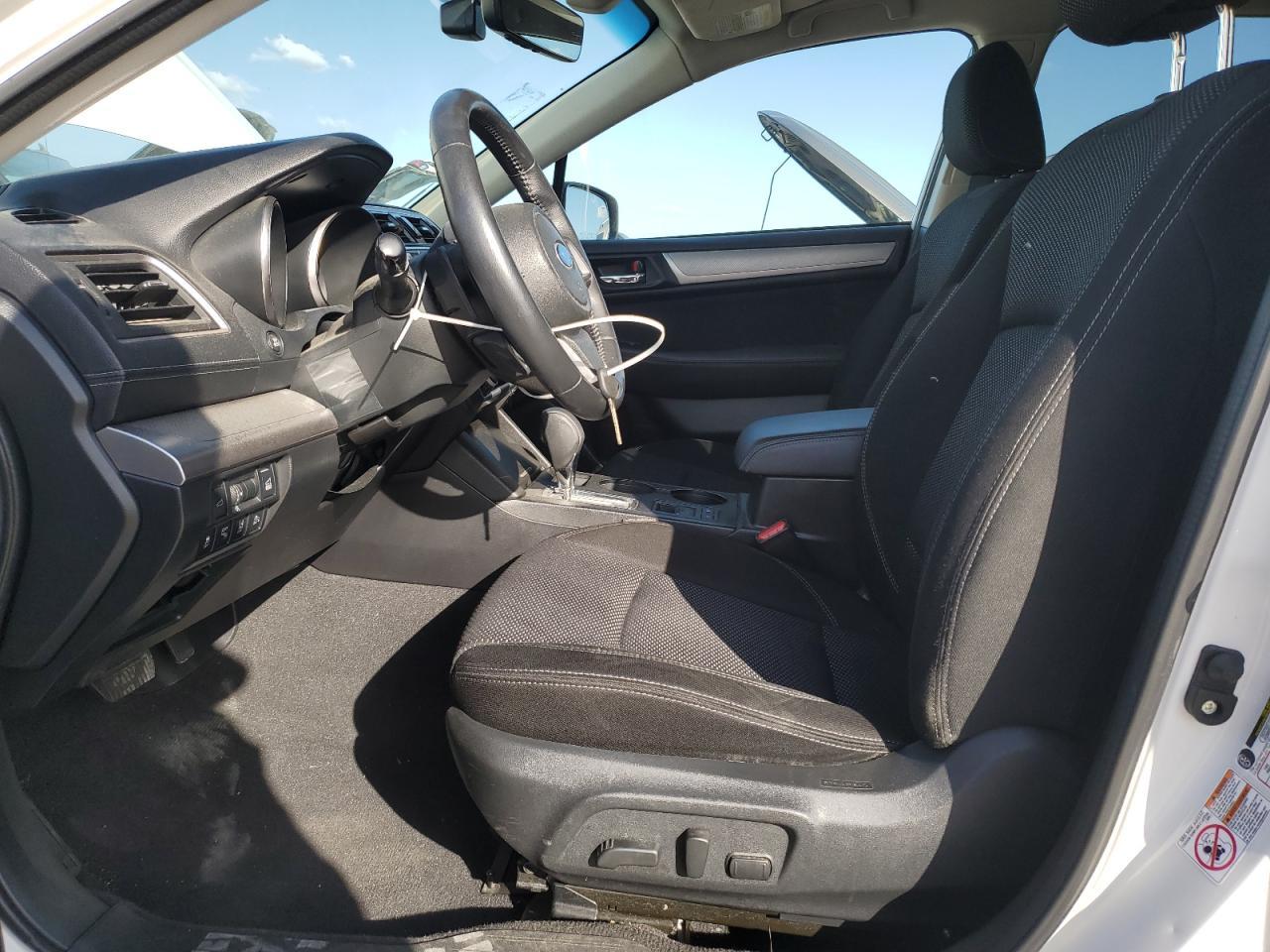 2019 Subaru Outback 2.5I Premium - Image 7