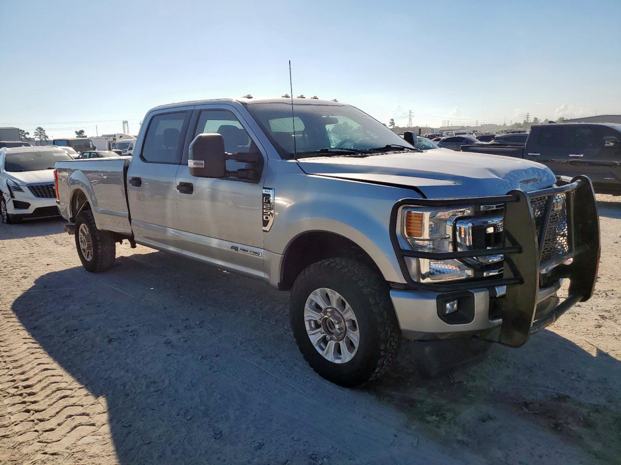 2022 Ford F250 Super Duty - Image 4