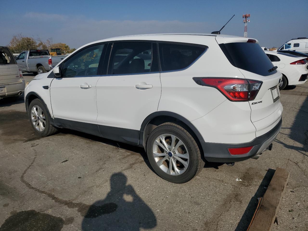 2017 Ford Escape Se - Фото 2