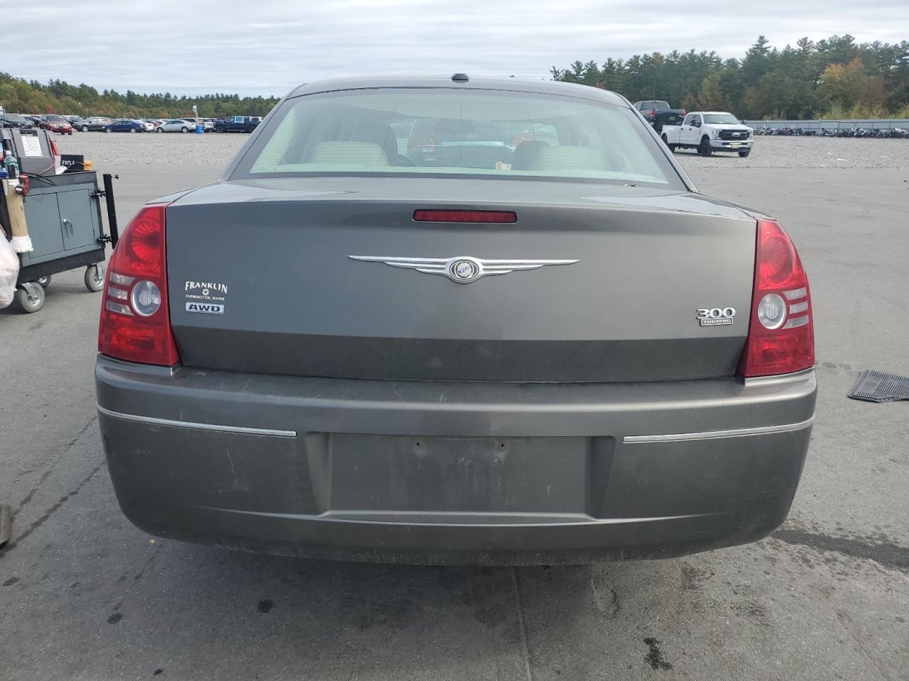 2010 Chrysler 300 Touring - Image 6