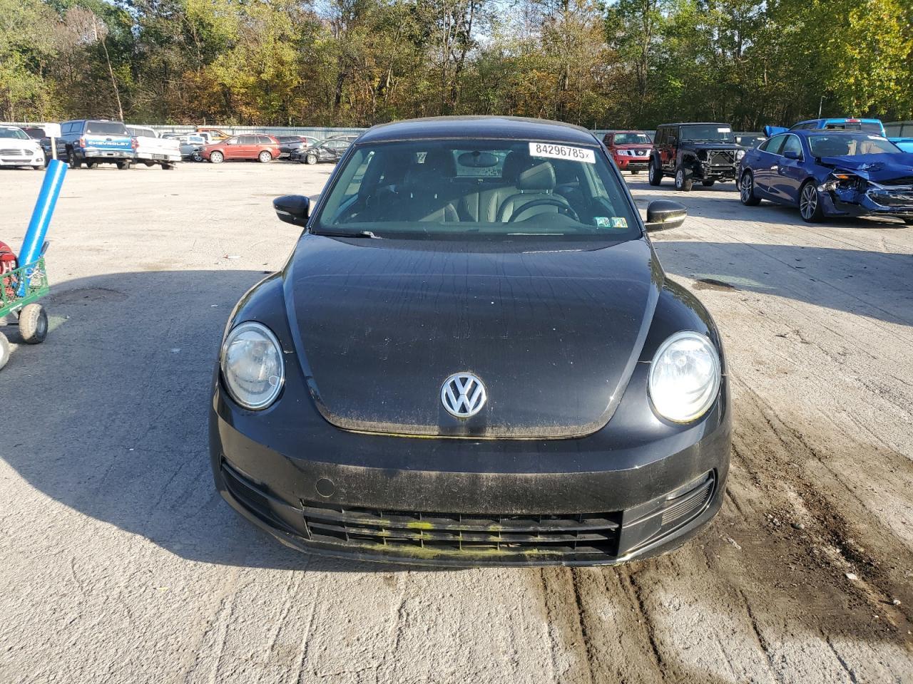 2013 Volkswagen Beetle - Фото 5