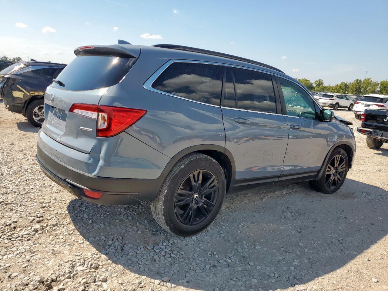 2022 Honda Pilot Se - Image 3