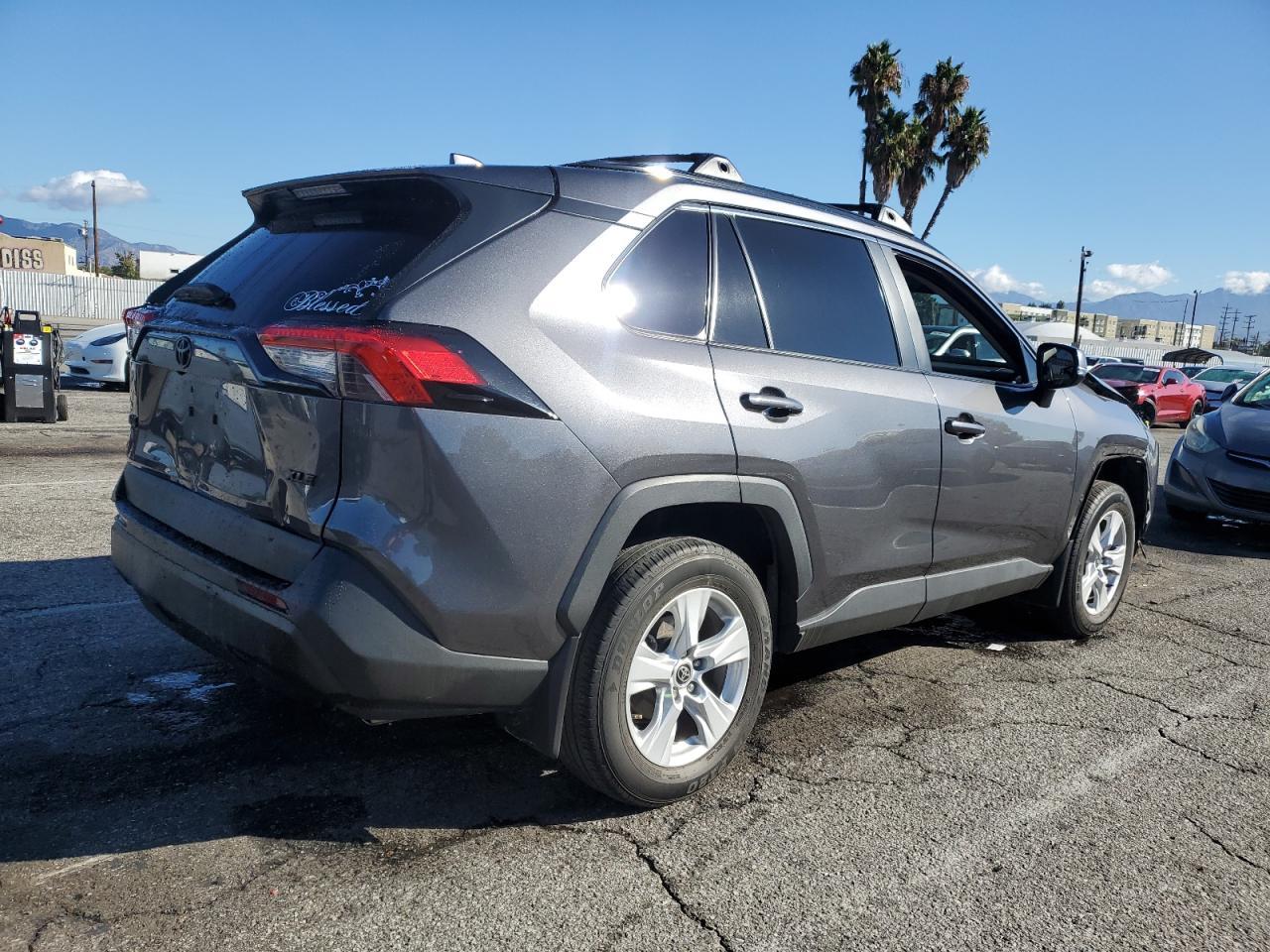 2021 Toyota Rav4 Xle - Image 3