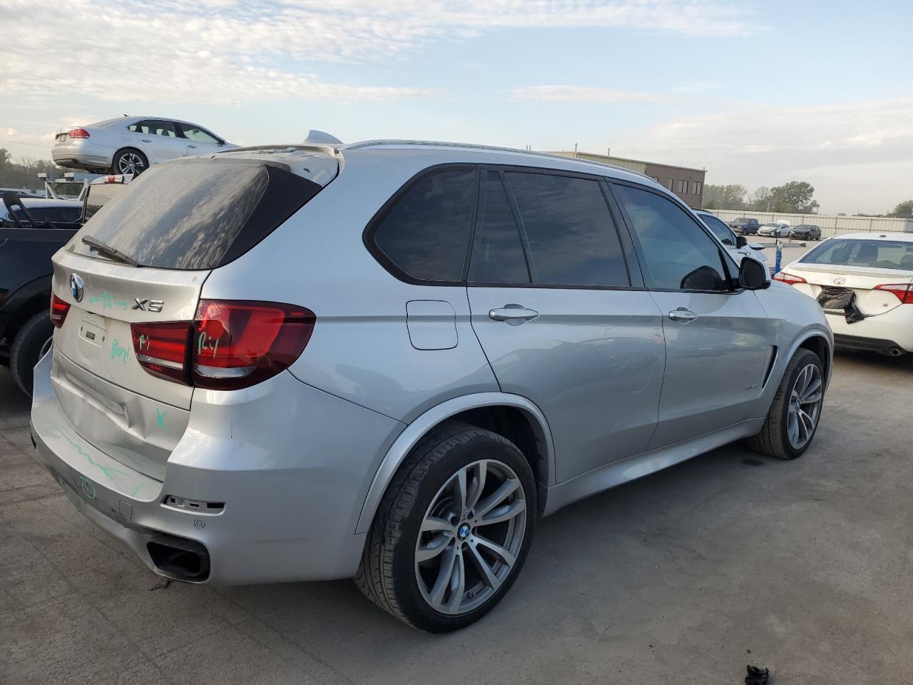 2015 BMW X5 xDrive50I - Image 3