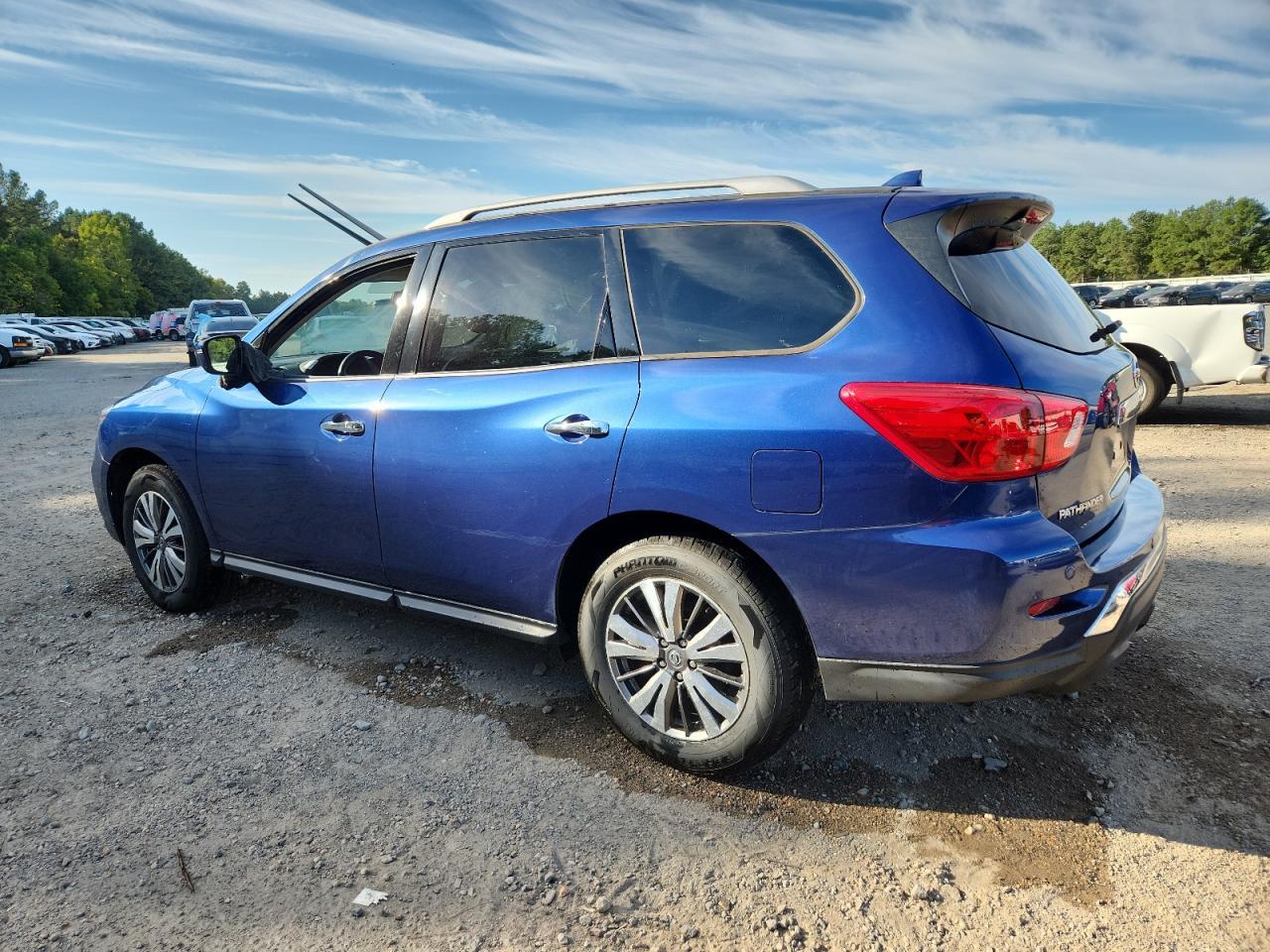 2020 Nissan Pathfinder Sv - Фото 2