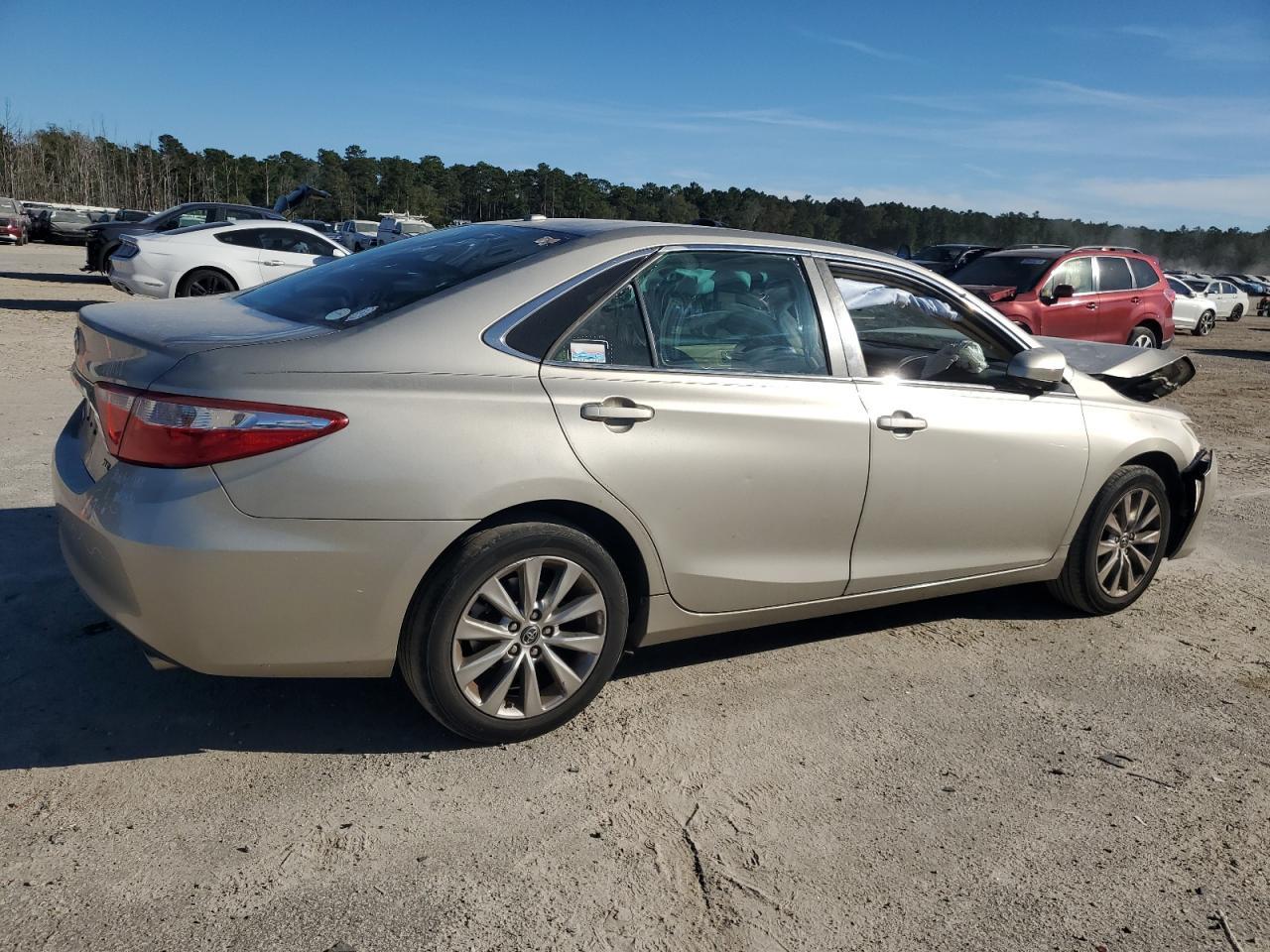 2015 Toyota Camry Le - Image 3
