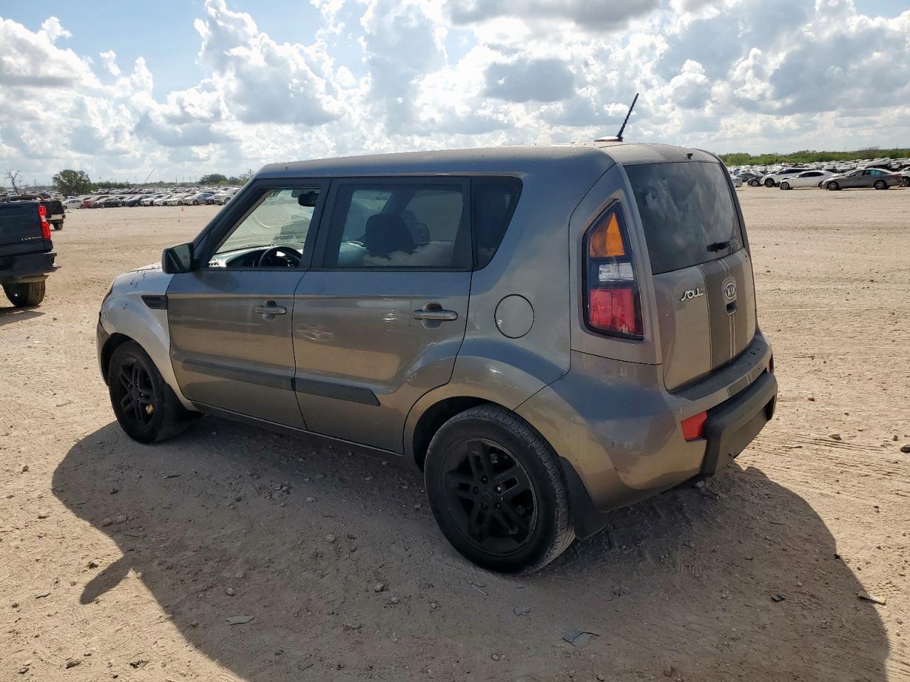 2011 Kia Soul + - Image 2