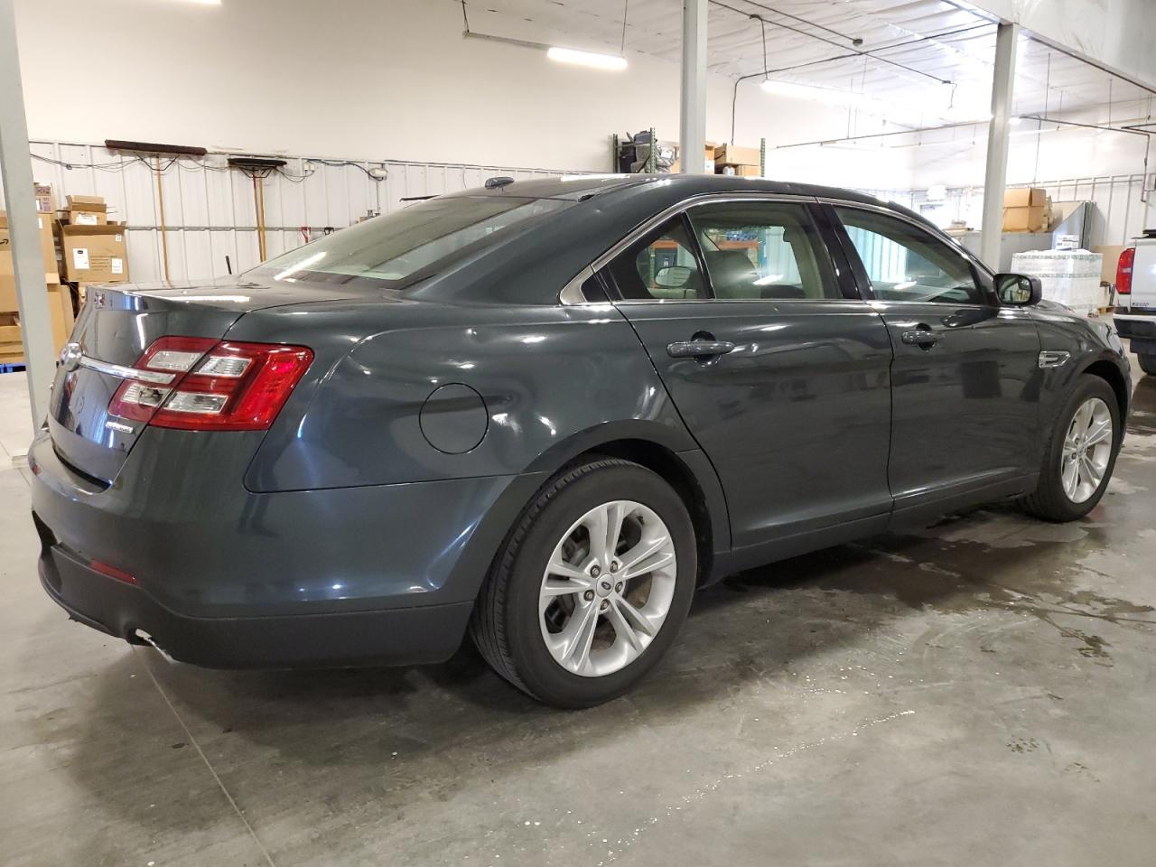 2016 Ford Taurus Se - Фото 3