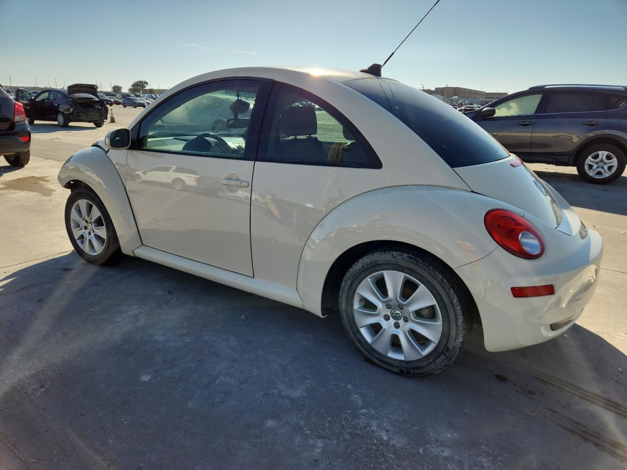2009 Volkswagen New Beetle S - Фото 2