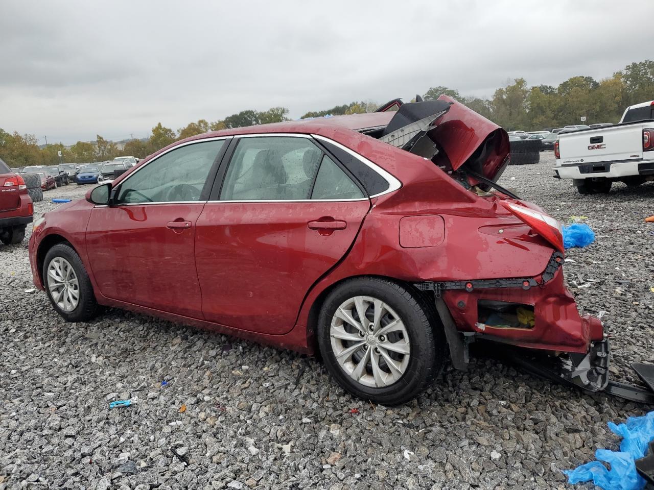 2015 Toyota Camry Le - Фото 2