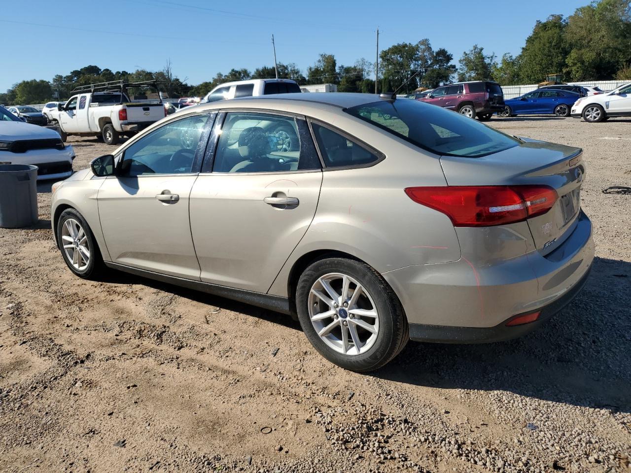 2015 Ford Focus Se - Image 2