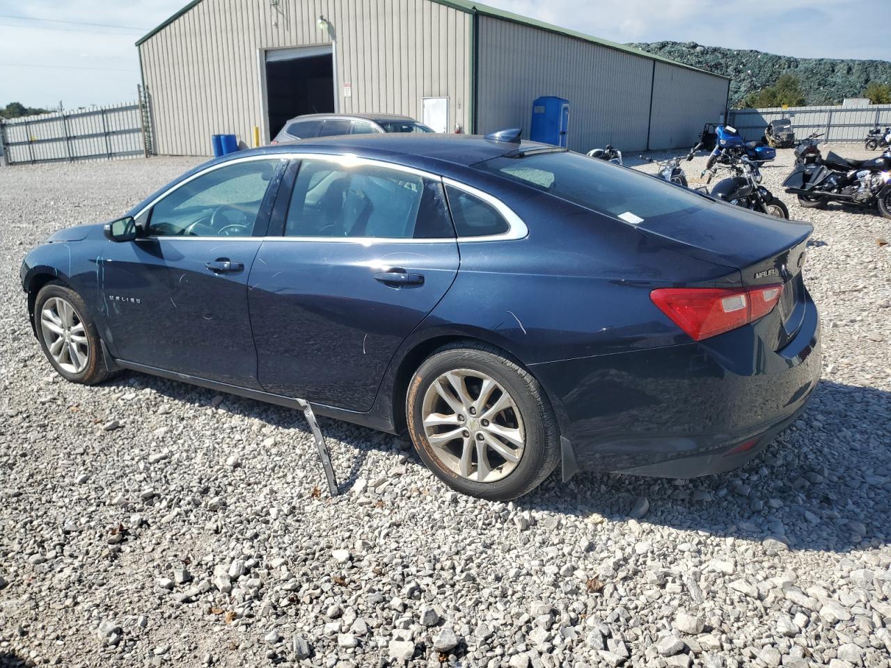 2016 Chevrolet Malibu Lt - Image 2