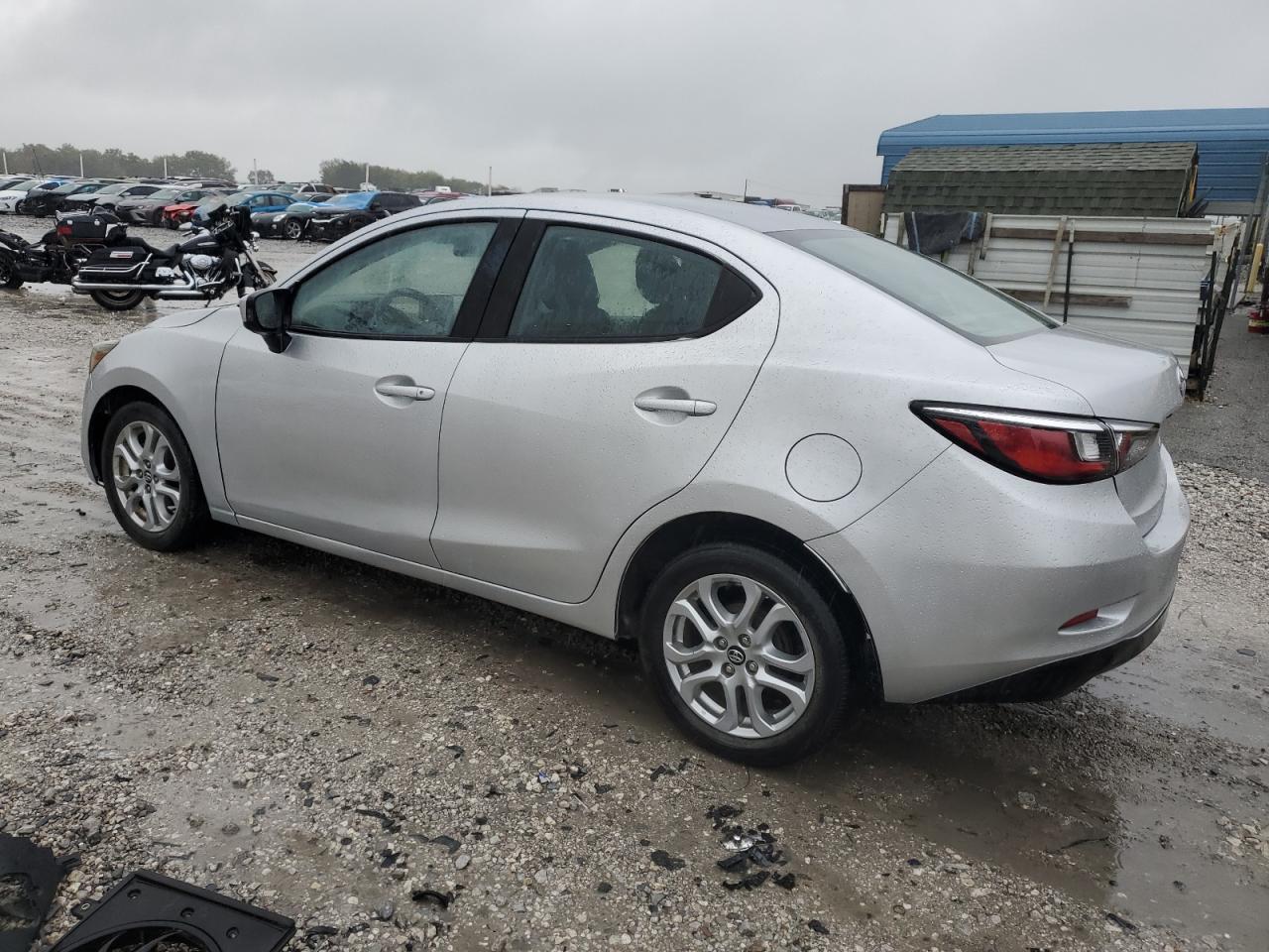 2018 Toyota Yaris Ia - Фото 2