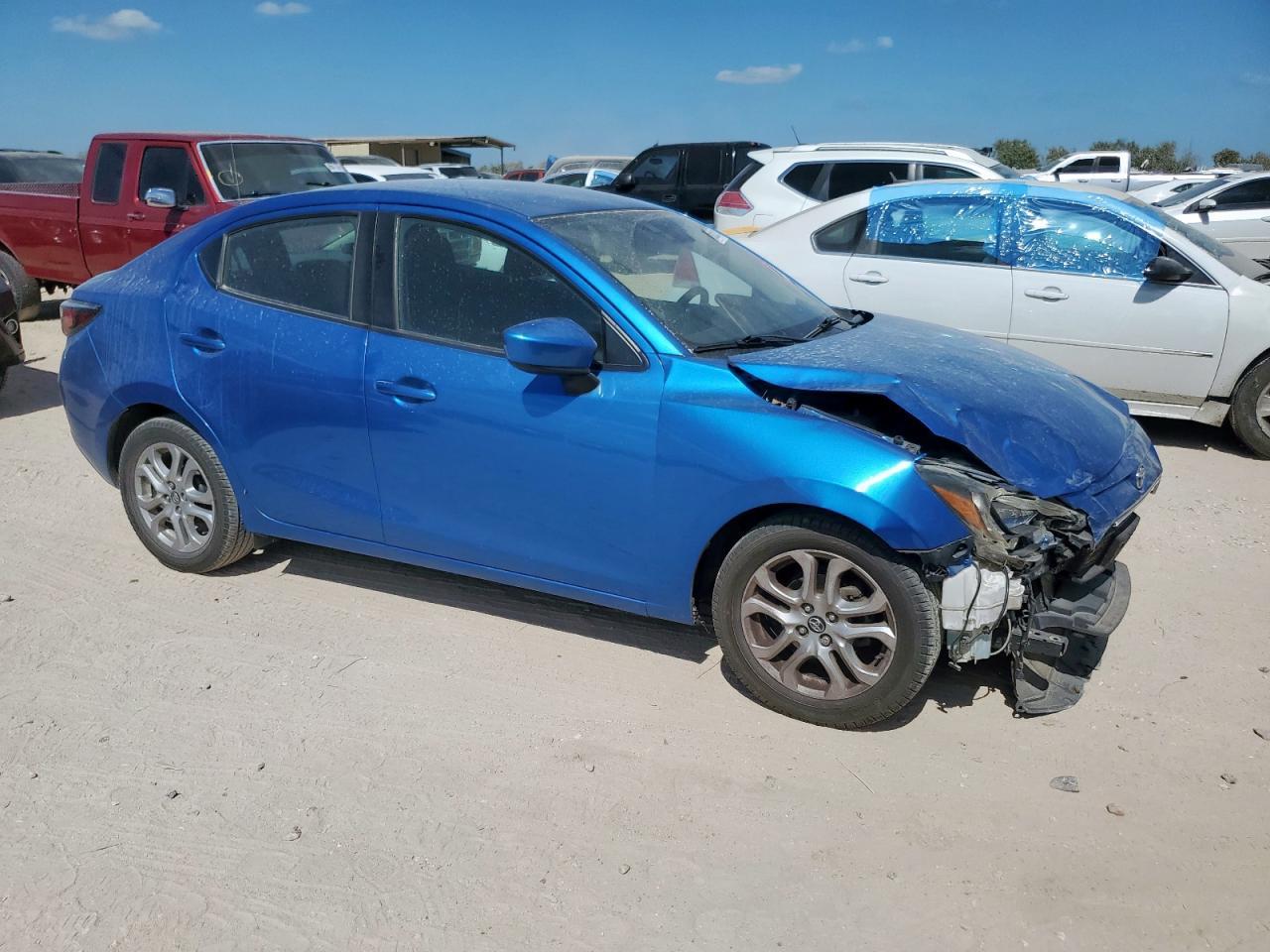 2017 Toyota Yaris Ia - Фото 4