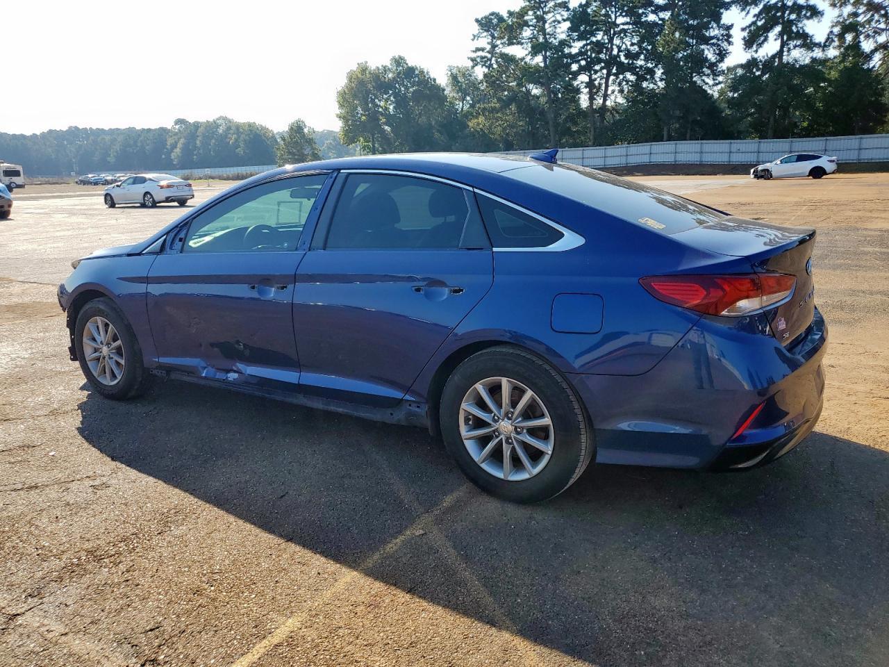 2018 Hyundai Sonata Se - Image 2