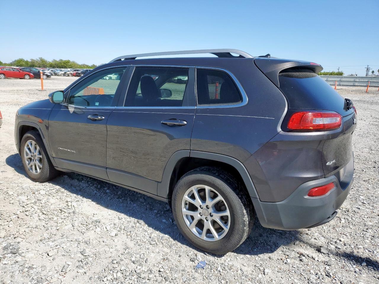 2015 Jeep Cherokee Latitude - Фото 2