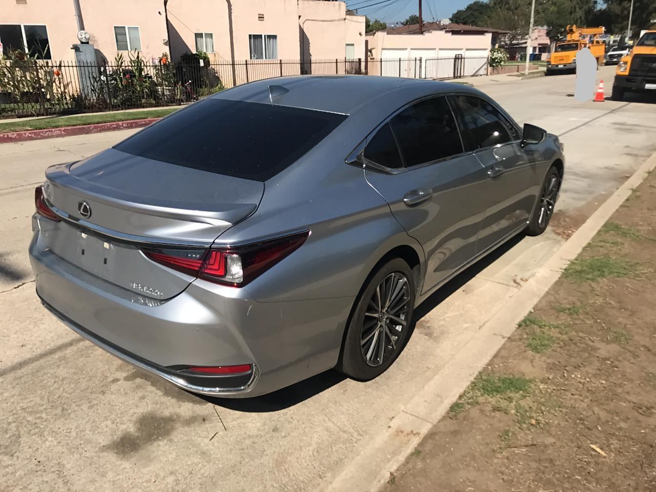 2023 Lexus Es 300H Base - Image 4