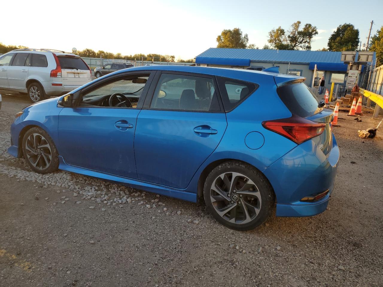 2017 Toyota Corolla Im Base - Фото 2