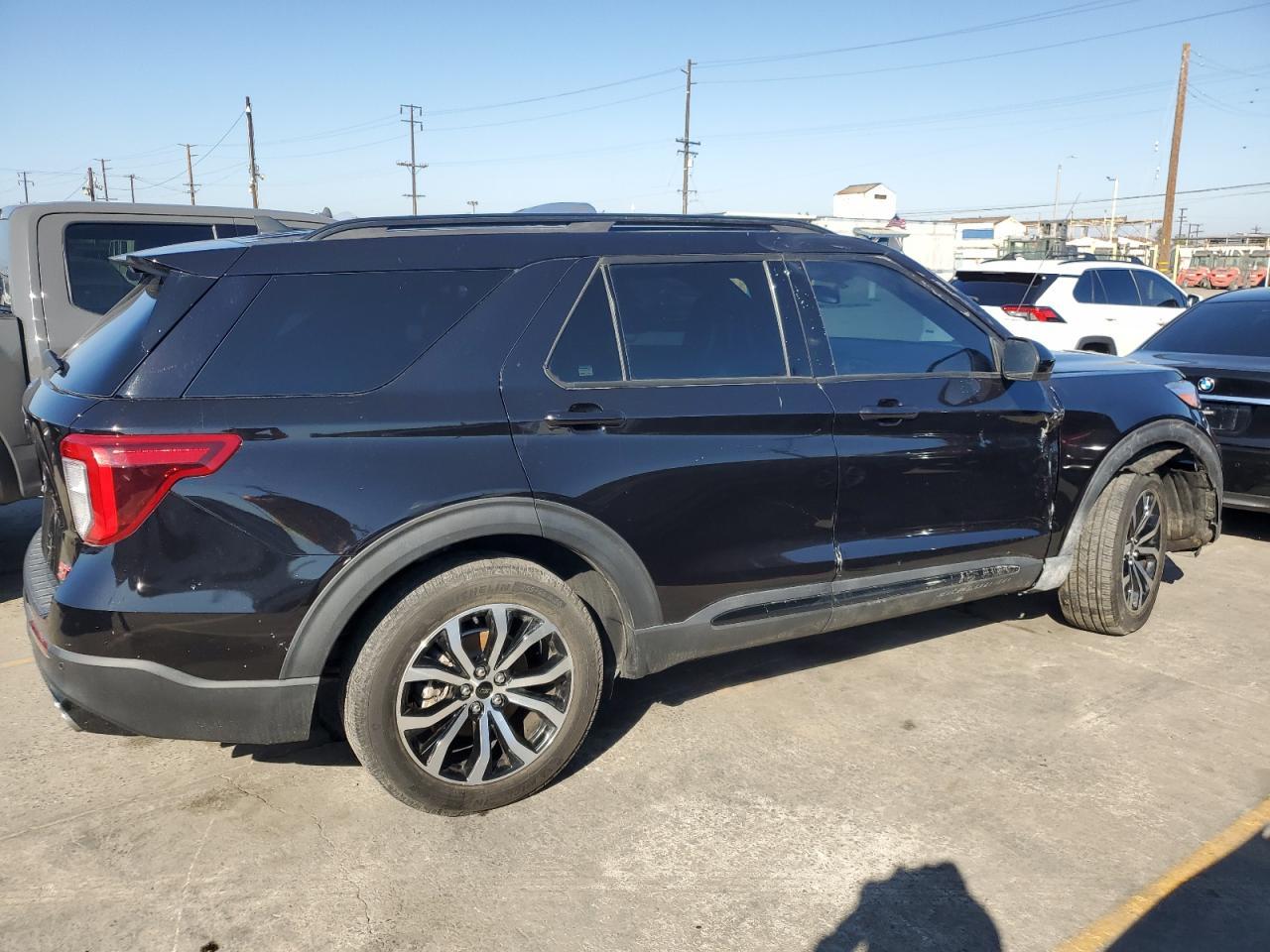 2022 Ford Explorer St - Image 3
