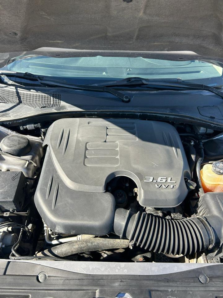 2016 Chrysler 300C - Фото 7