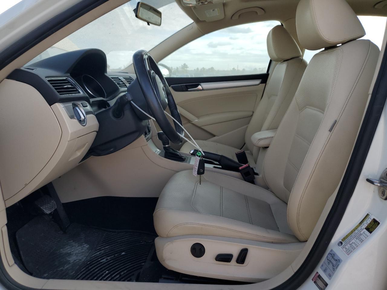 2019 Volkswagen Passat Wolfsburg - Image 7