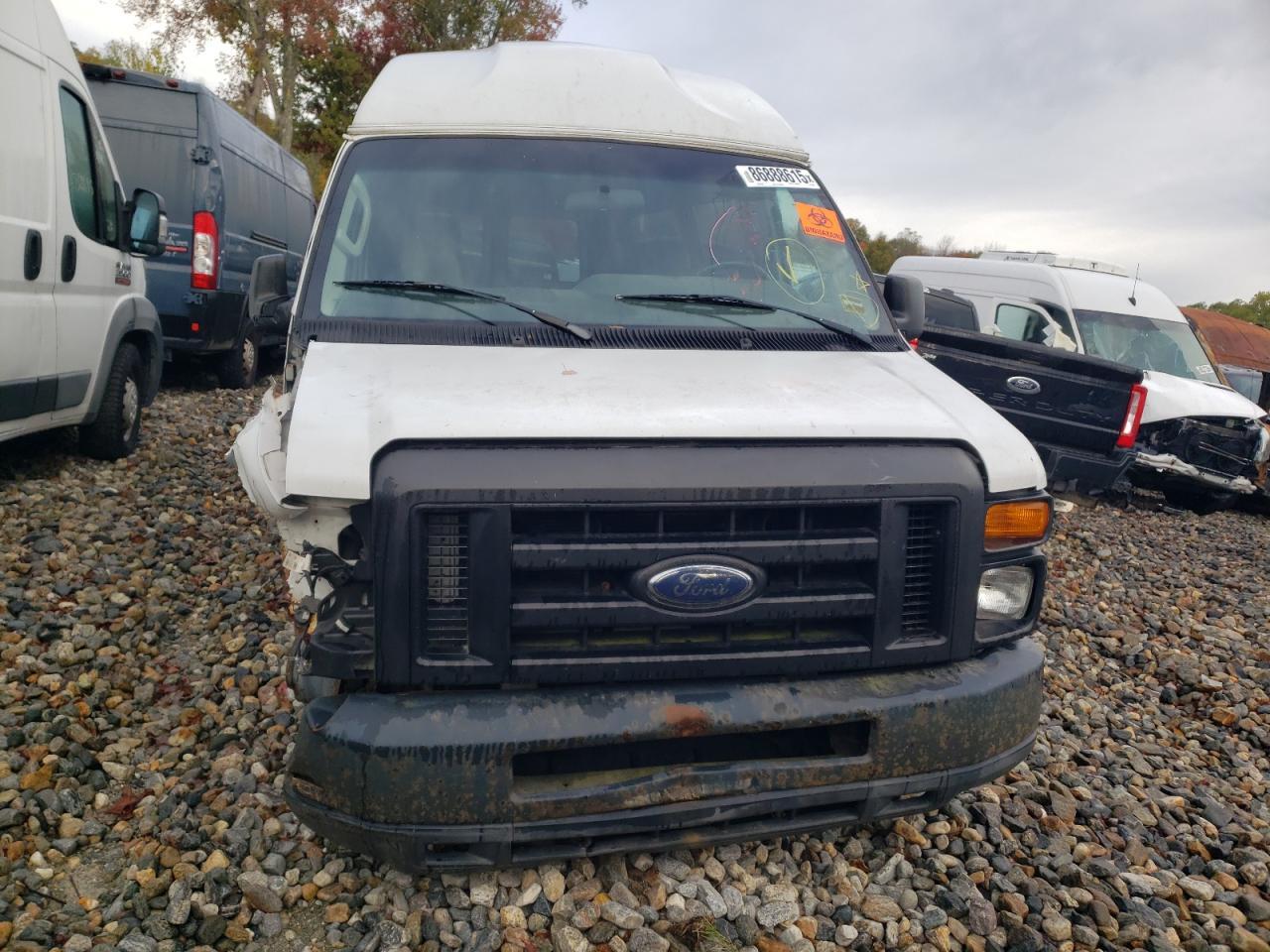 2010 Ford Econoline E350 Super Duty Van - Фото 5
