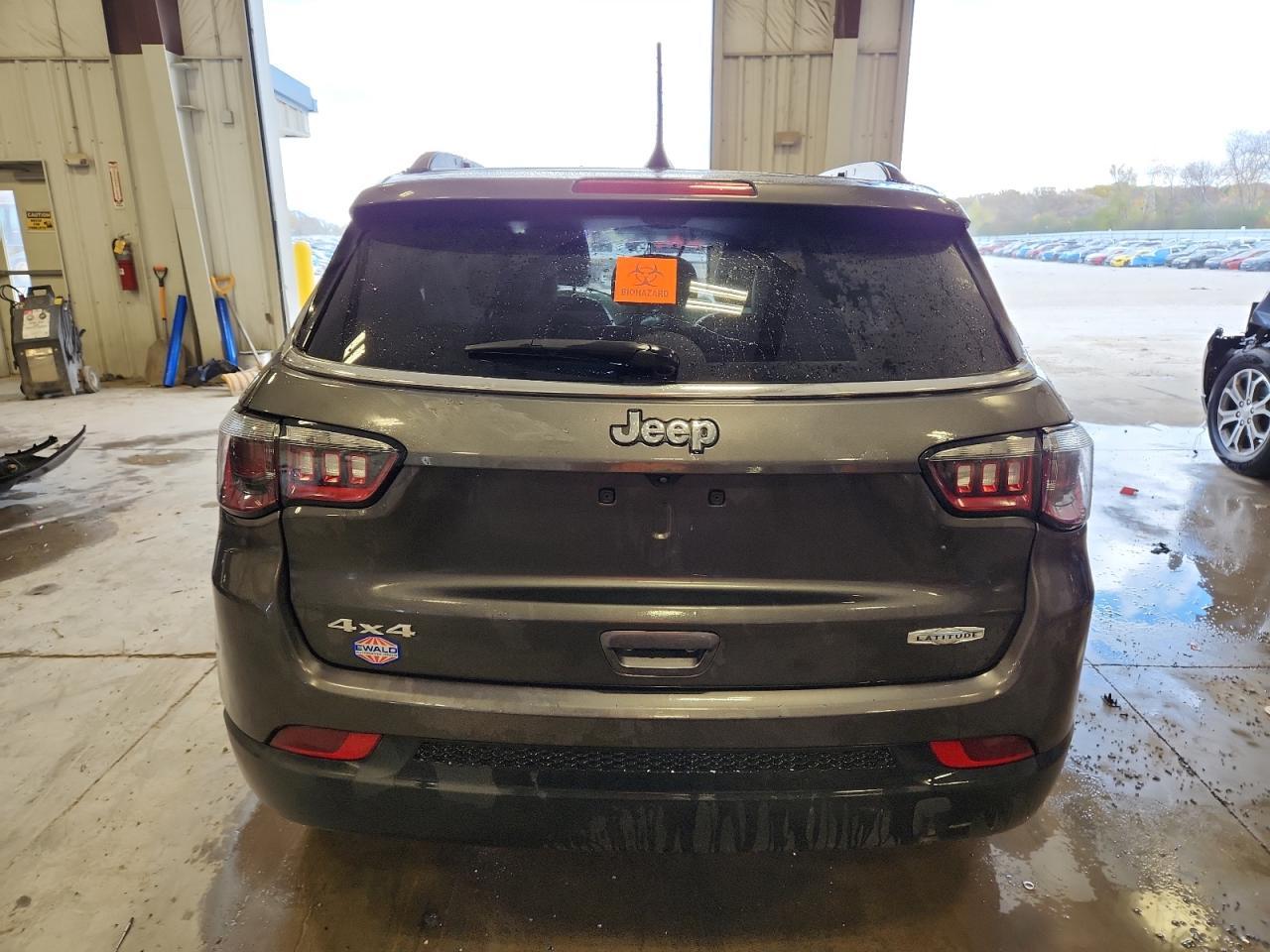 2023 Jeep Compass Latitude - Image 6