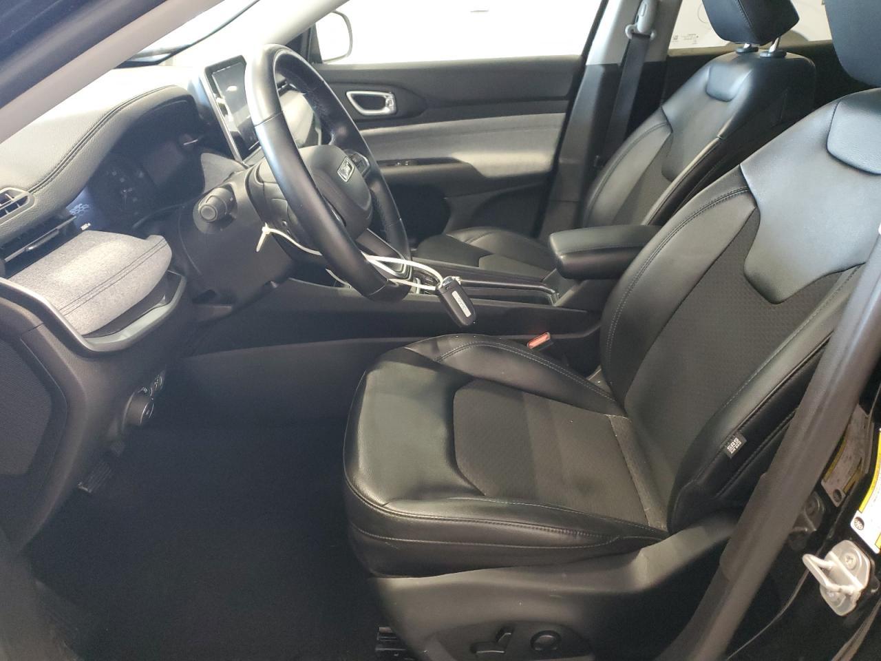 2022 Jeep Compass Latitude - Image 7