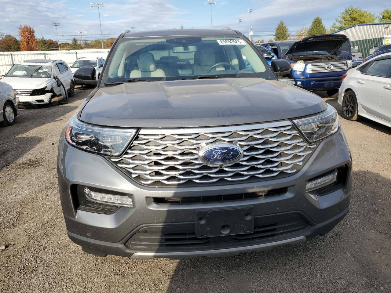 2023 Ford Explorer Platinum - Image 5