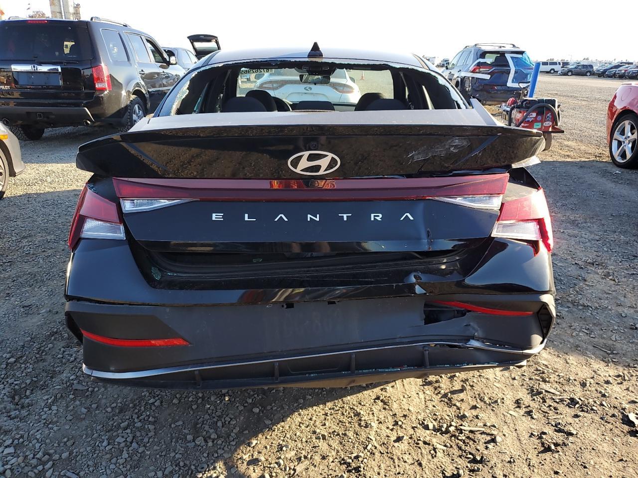 2025 Hyundai Elantra Sel Sport - Image 6