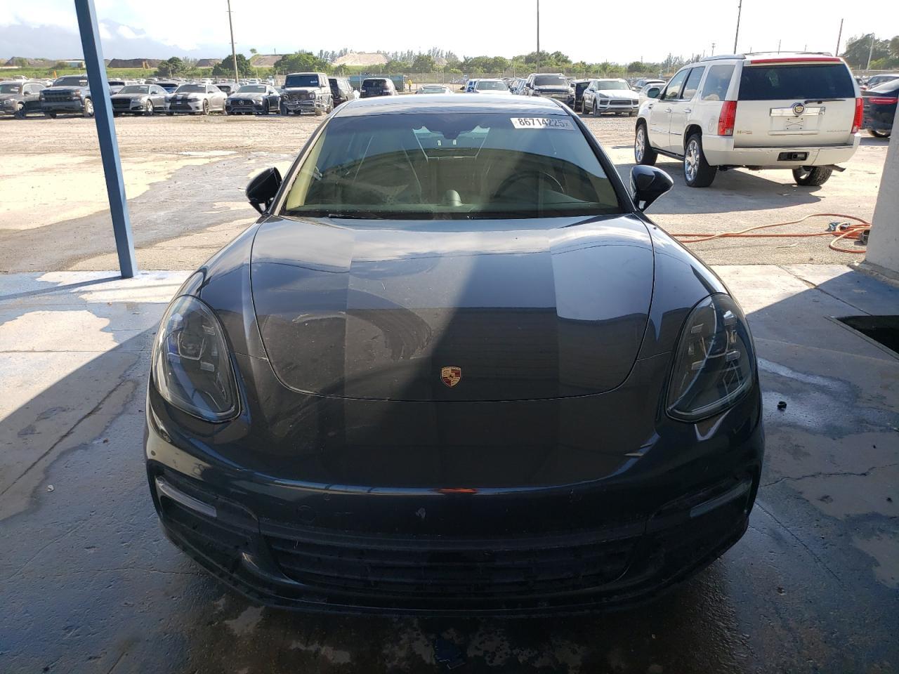 2018 Porsche Panamera 4 - Фото 5
