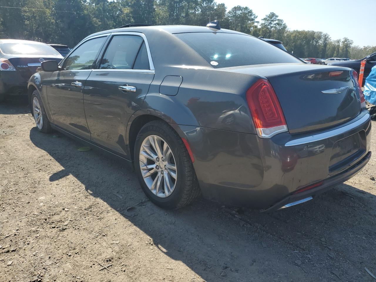 2017 Chrysler 300C - Фото 2