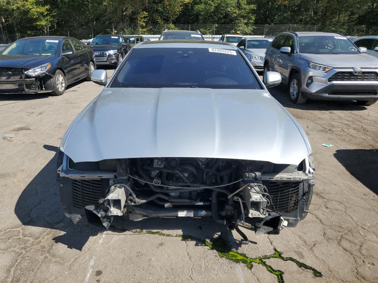 2017 Jaguar Xe R - Sport - Фото 5