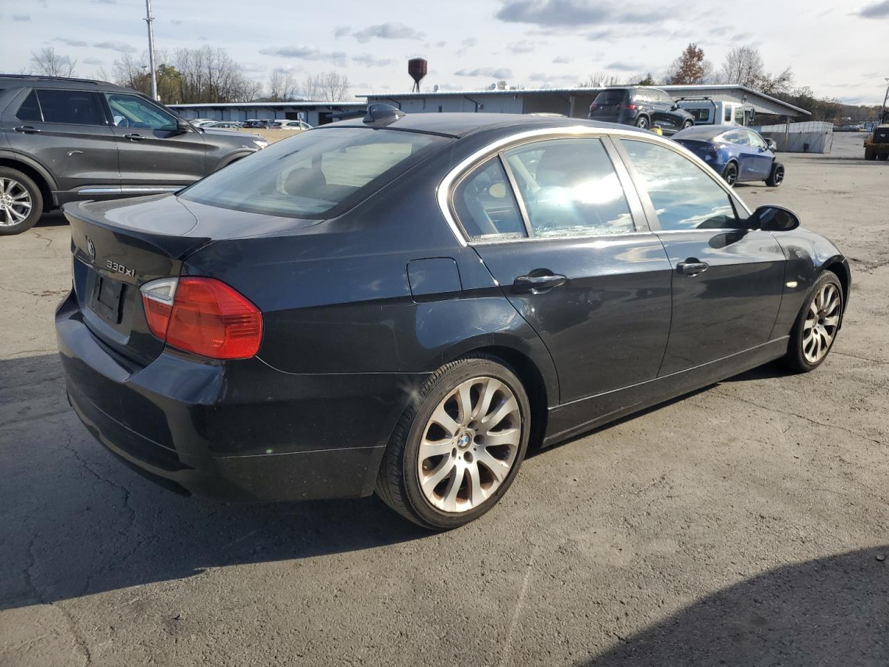 2006 BMW 330 Xi - Image 3