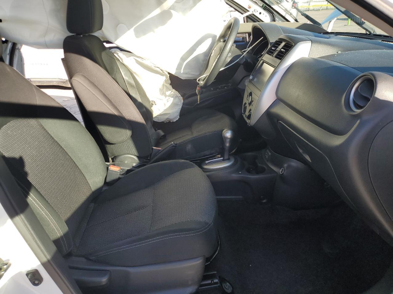 2019 Nissan Versa S - Фото 7