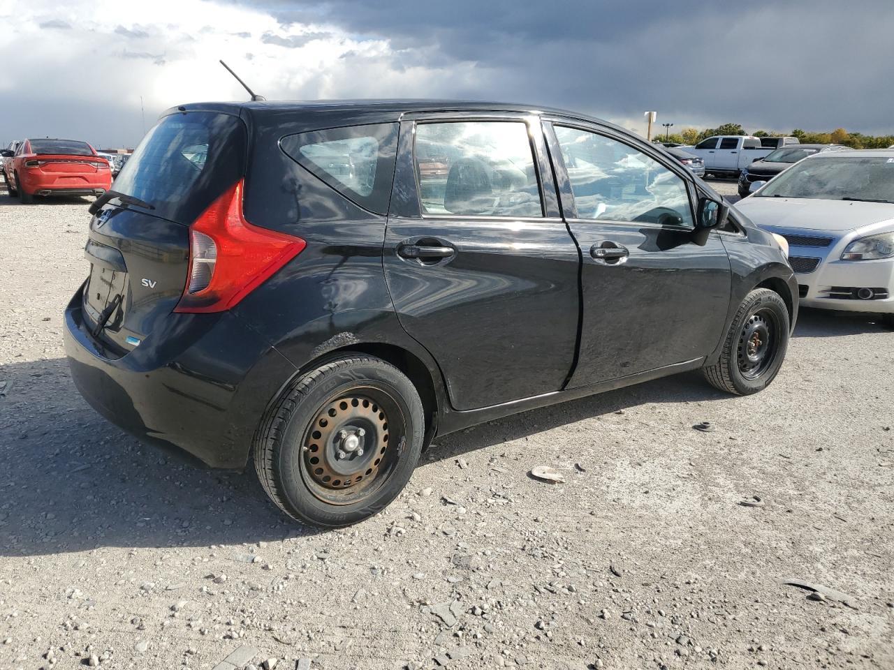 2015 Nissan Versa Note S - Фото 3