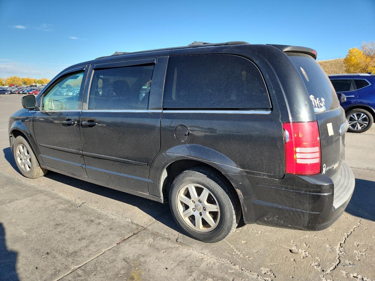 2008 Chrysler Town And Country Touring - Фото 2