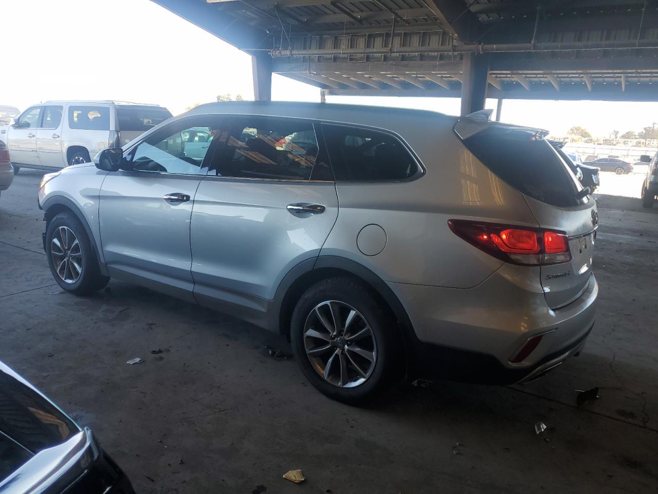 2018 Hyundai Santa Fe Se - Фото 2