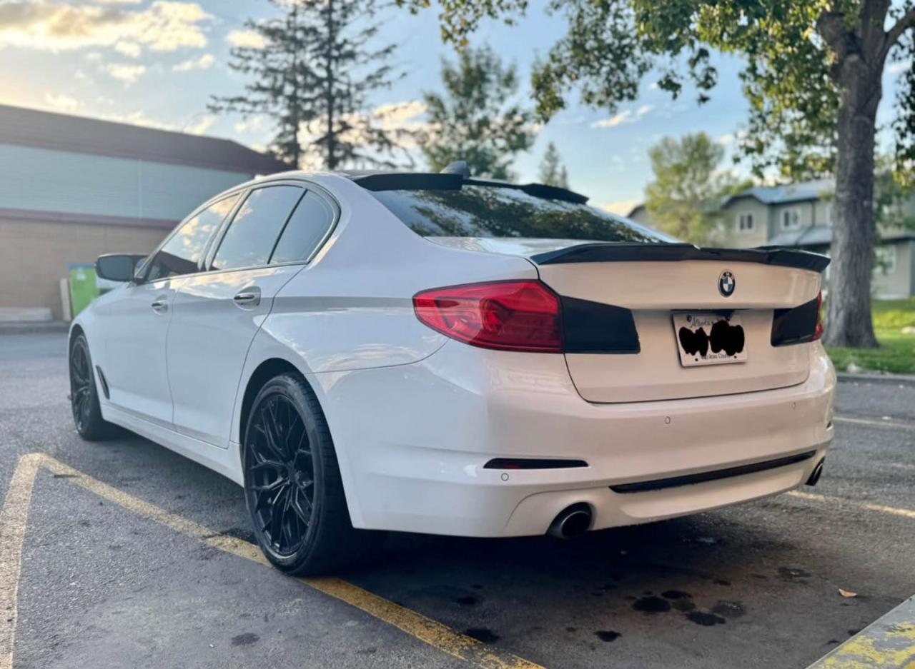 2017 BMW 530 Xi - Image 4