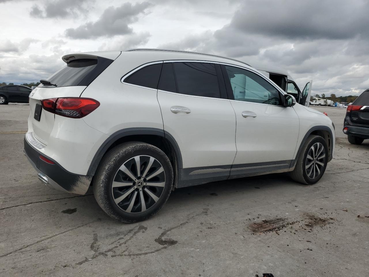 2021 Mercedes-Benz Gla 250 - Image 3