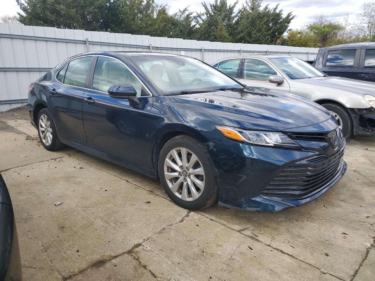 2018 Toyota Camry L - Image 4