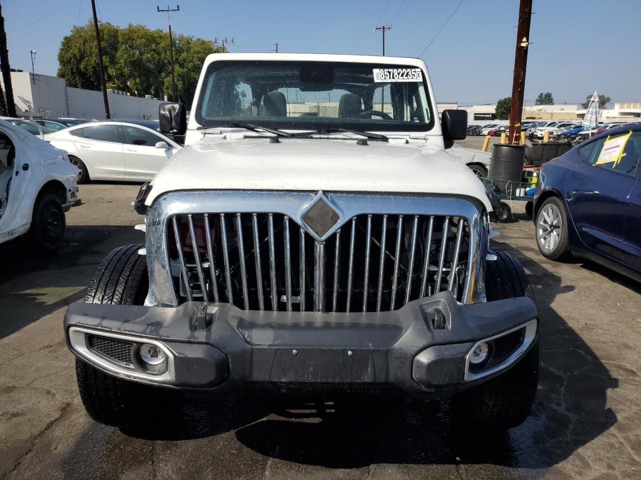 2025 Jeep Wrangler Sahara - Фото 5