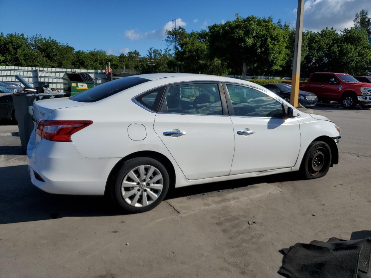 2019 Nissan Sentra S - Фото 3