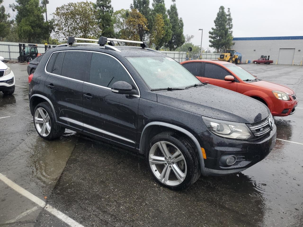 2014 Volkswagen Tiguan S - Image 4