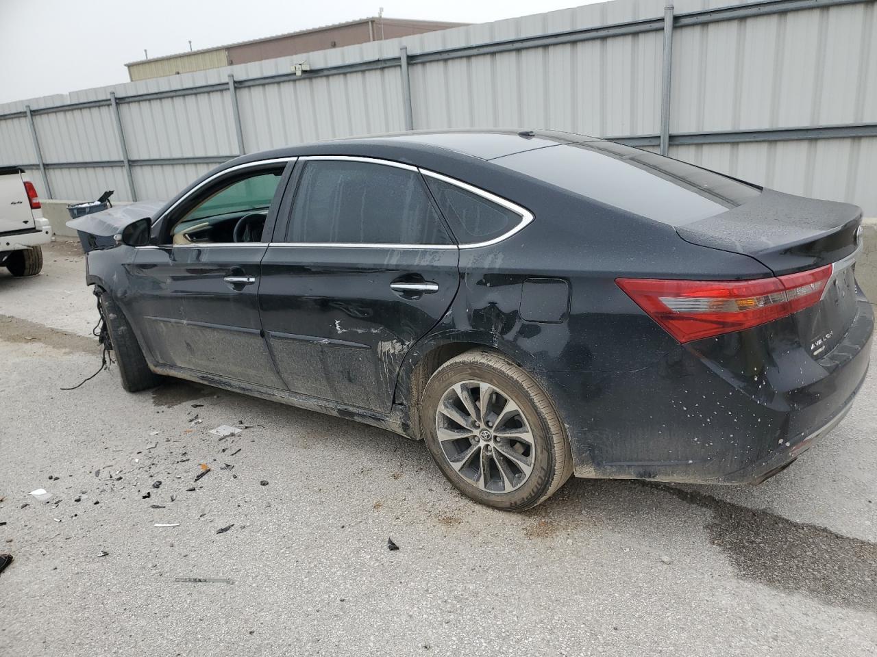 2018 Toyota Avalon Xle - Image 2