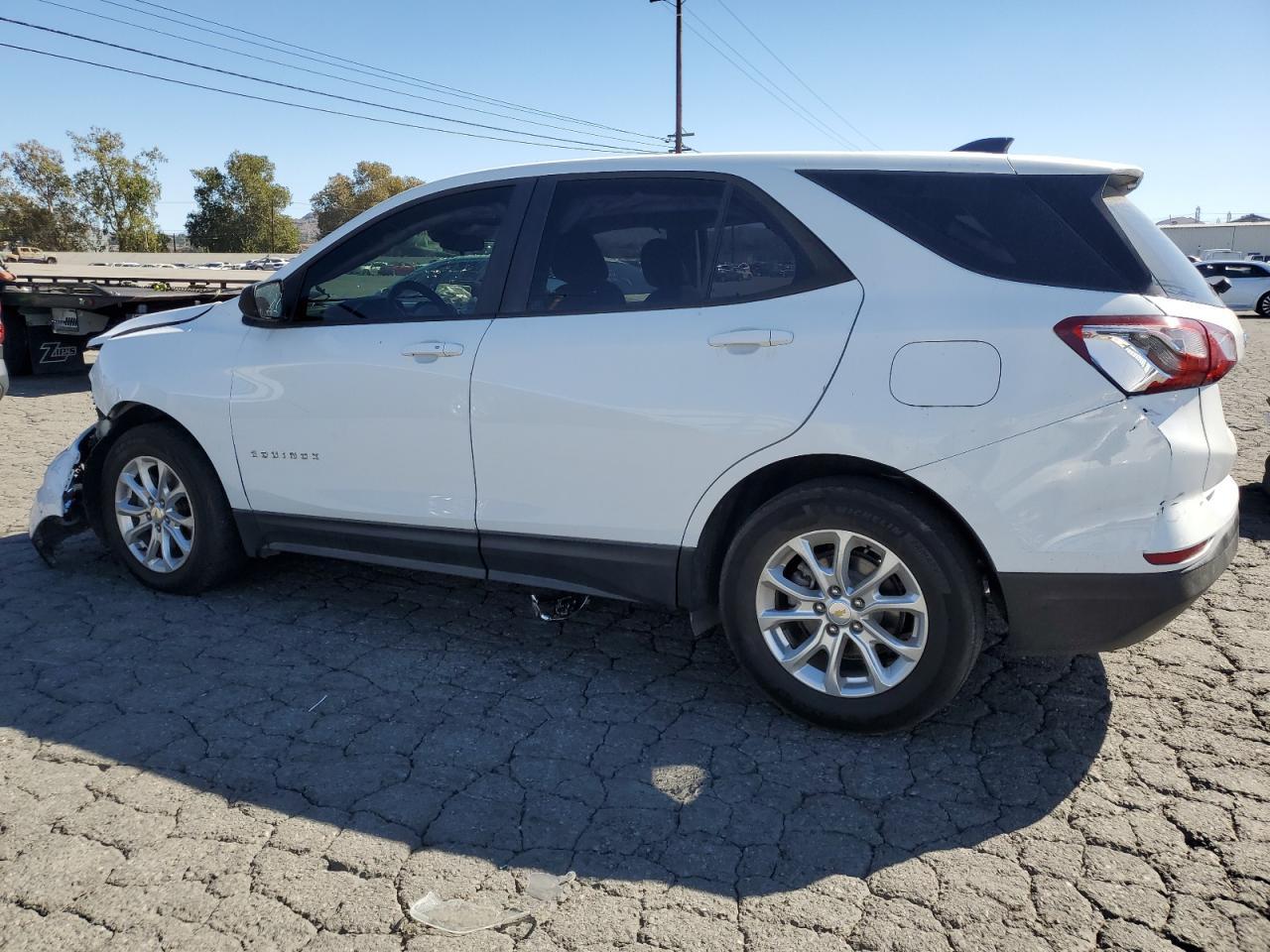 2020 Chevrolet Equinox Ls - Image 2