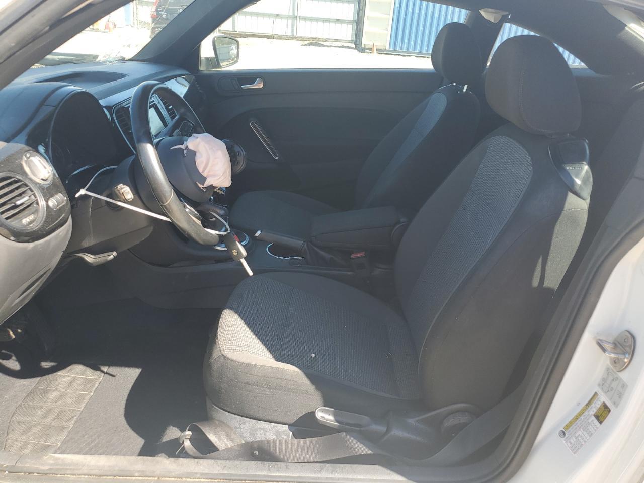 2019 Volkswagen Beetle S - Image 7