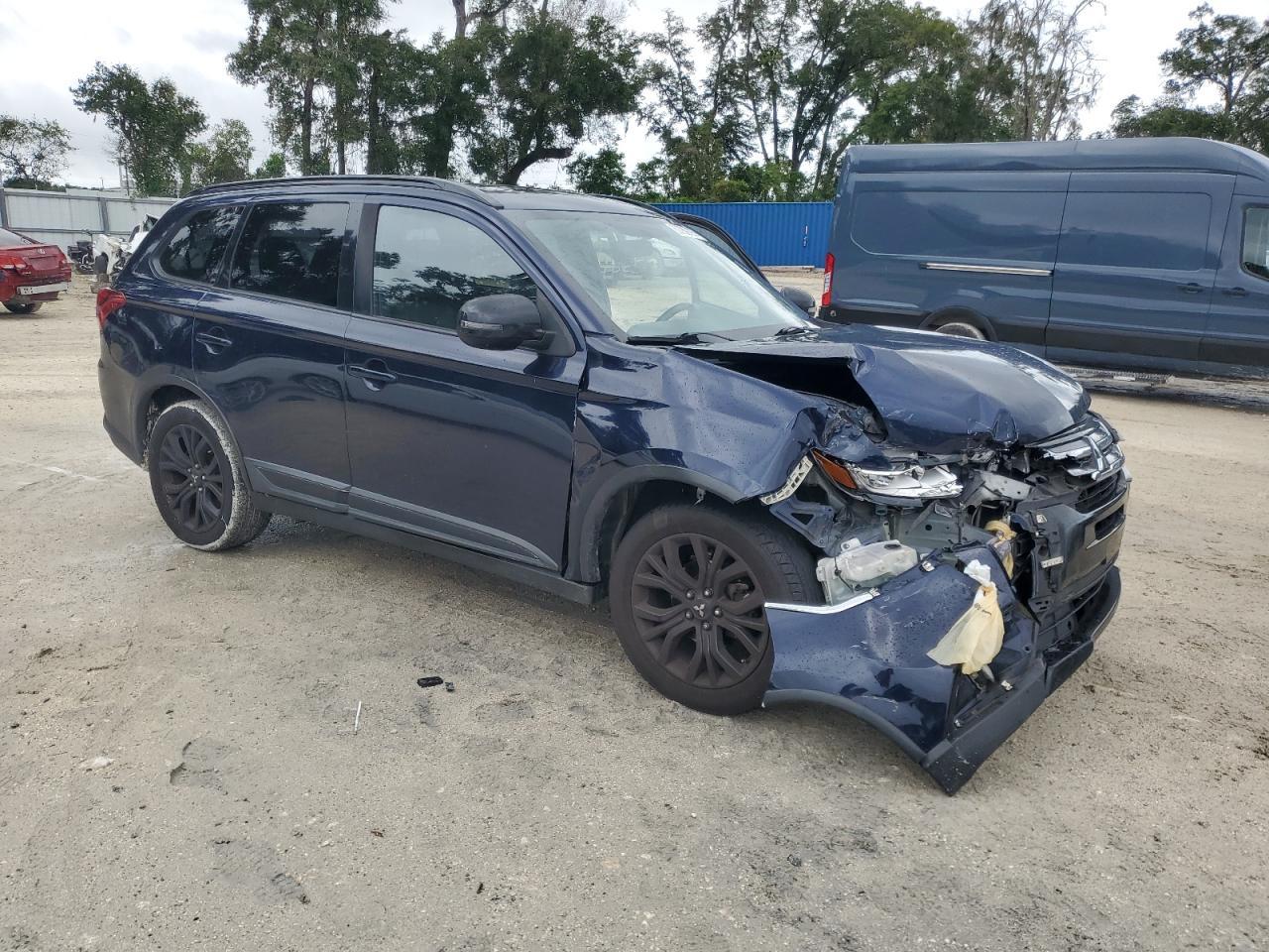 2018 Mitsubishi Outlander Se - Image 4