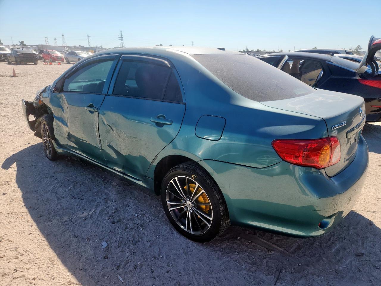 2010 Toyota Corolla Base - Фото 2