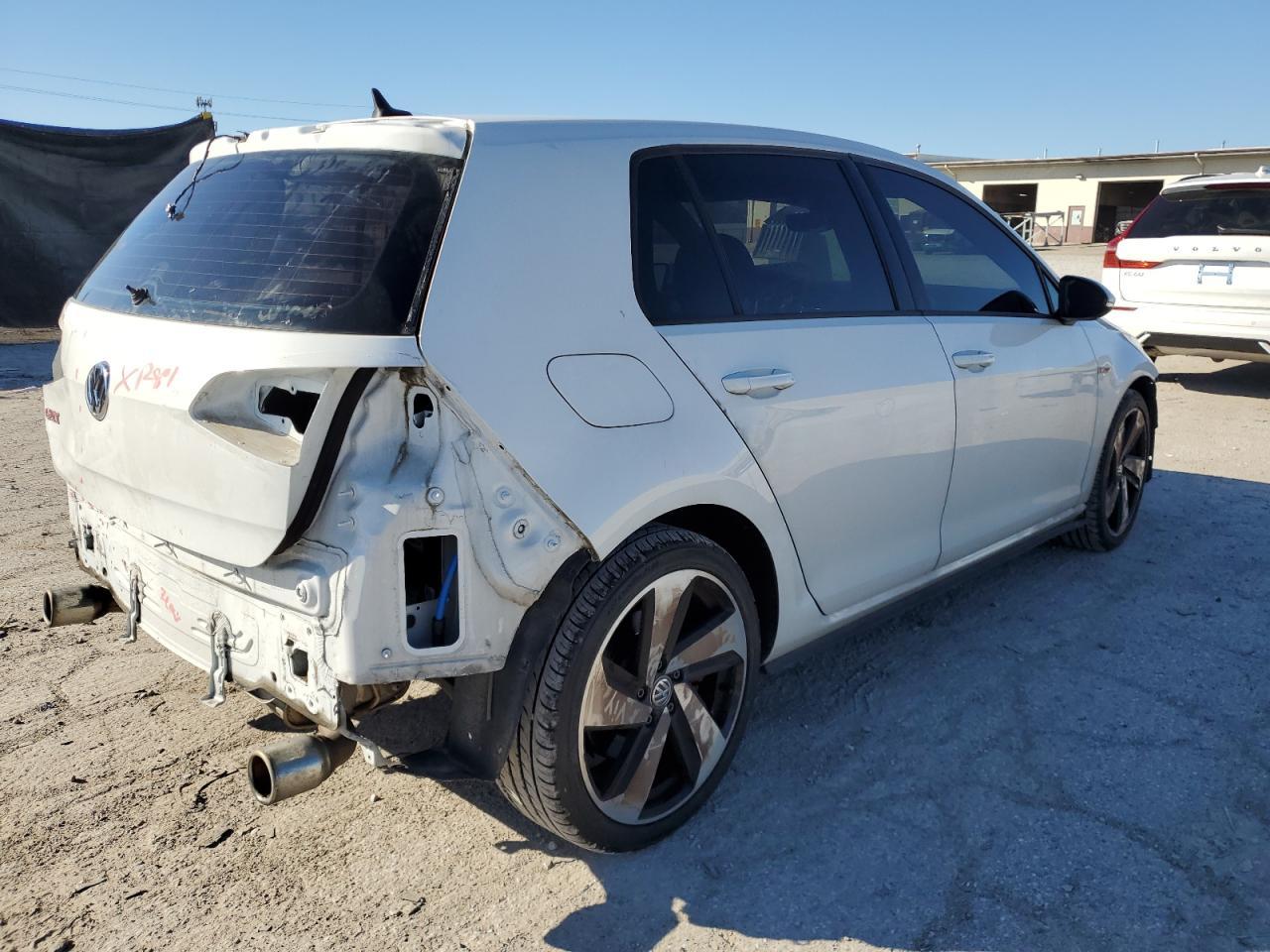 2019 Volkswagen Gti S - Image 3